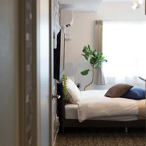 4* Aparthotel One's