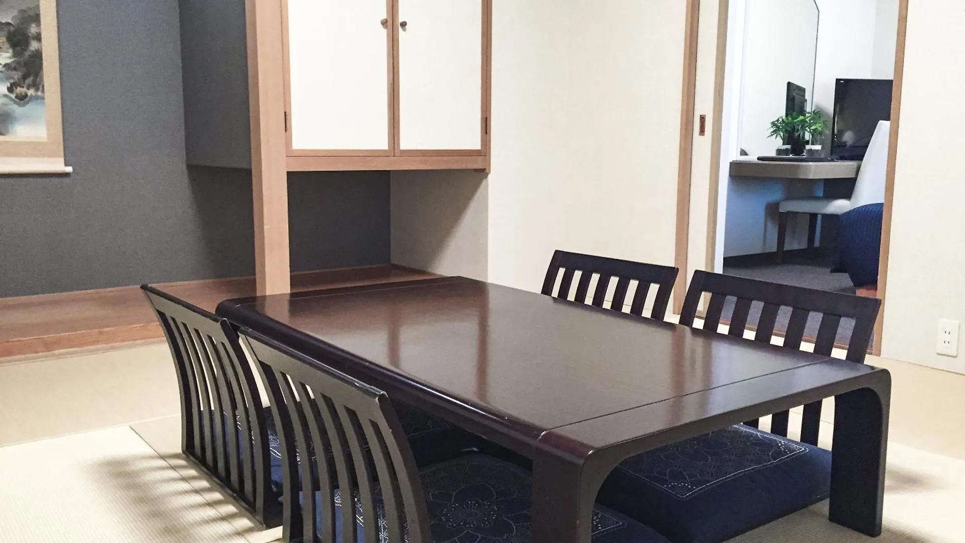 HOTEL LiVEMAX BUDGET SAPPORO 2*,  Japan